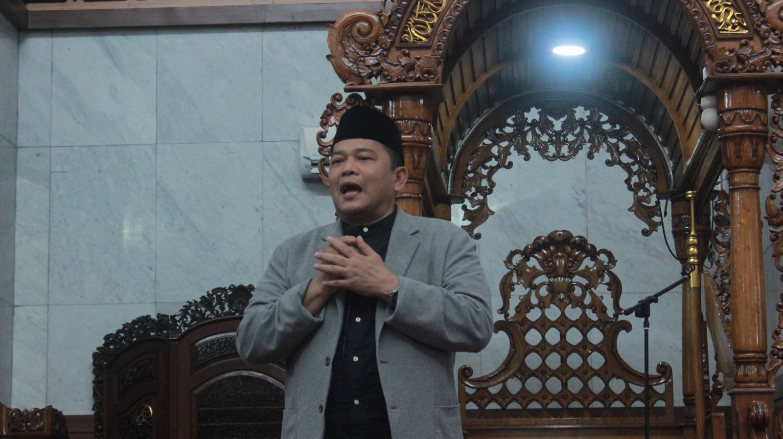 Drs Acep Jamhuri, M.Si. ketua DKM masjid agung syekh quro Karawang 